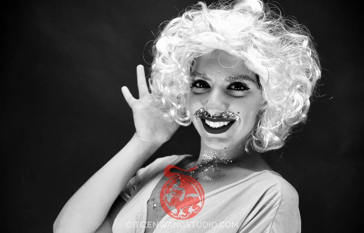 blonde-bombshell.JPG
