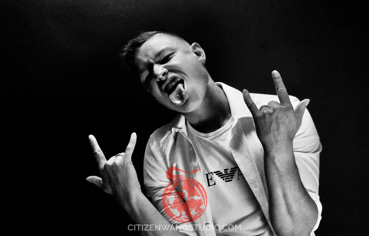 hand-sign.jpg
